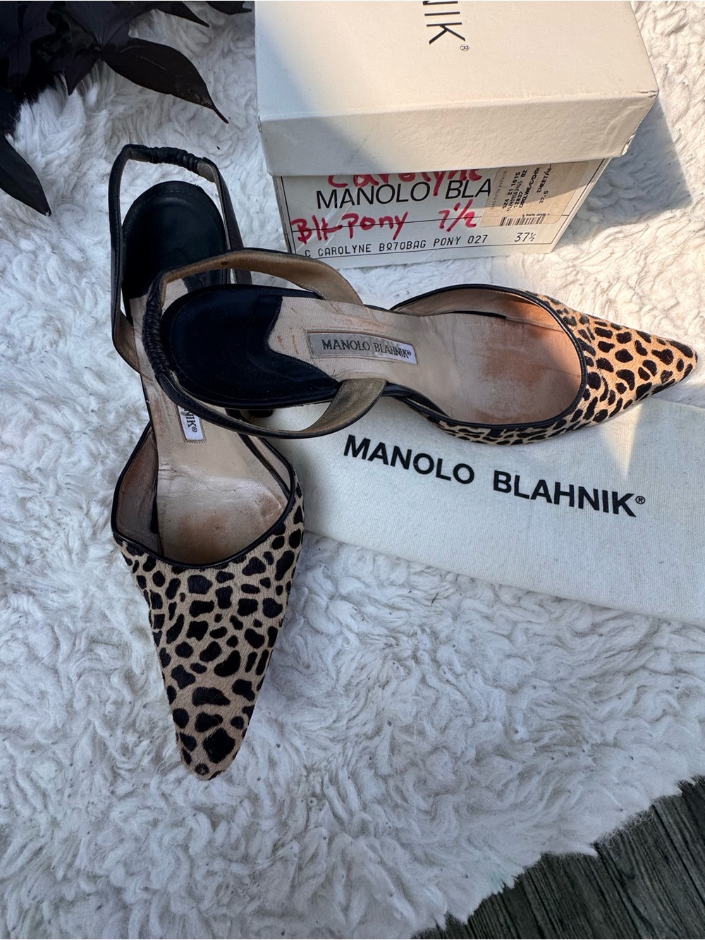 Manolo Blahnik Leopard Print Pointed Toe Slingback Pumps - Leopard size 8